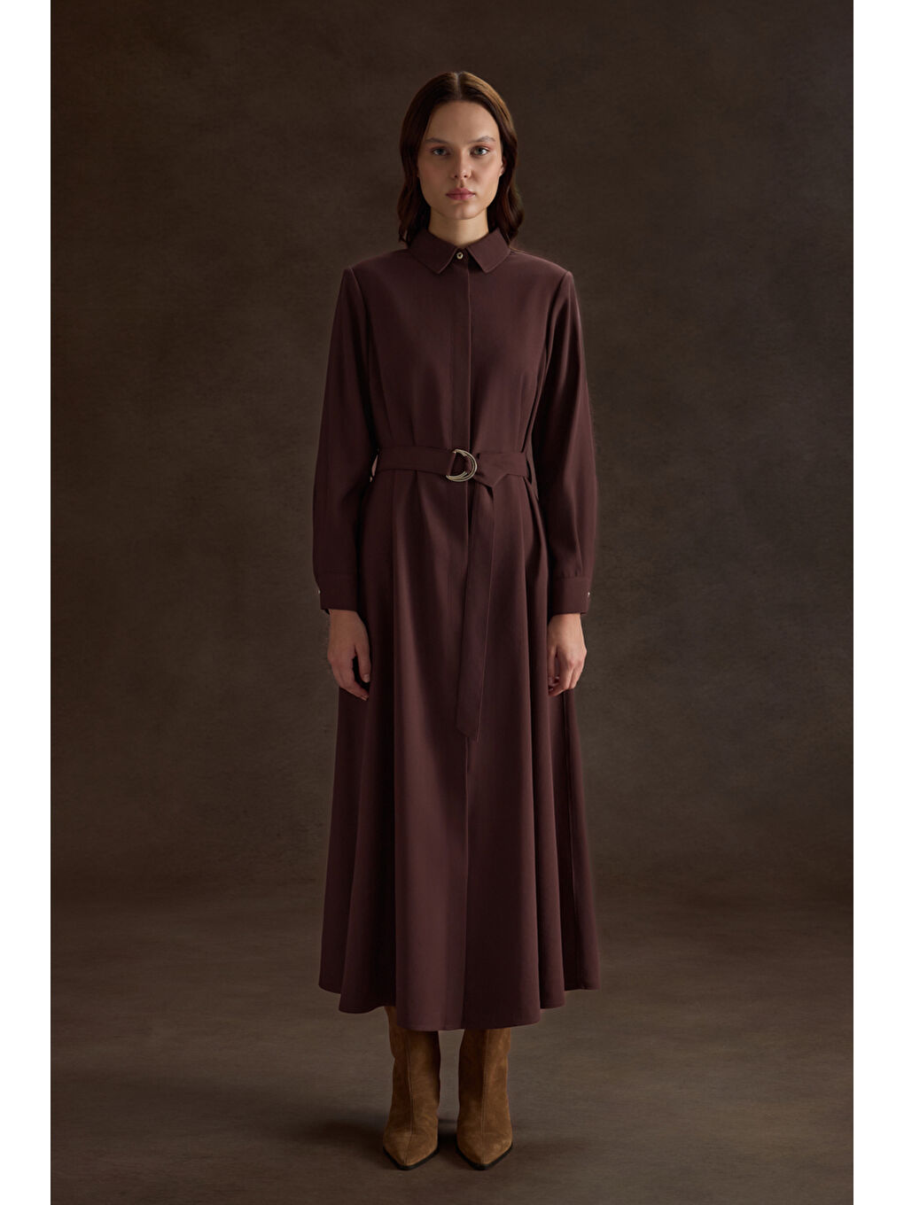 Kahverengi Metal Tokalı Modal Elbise