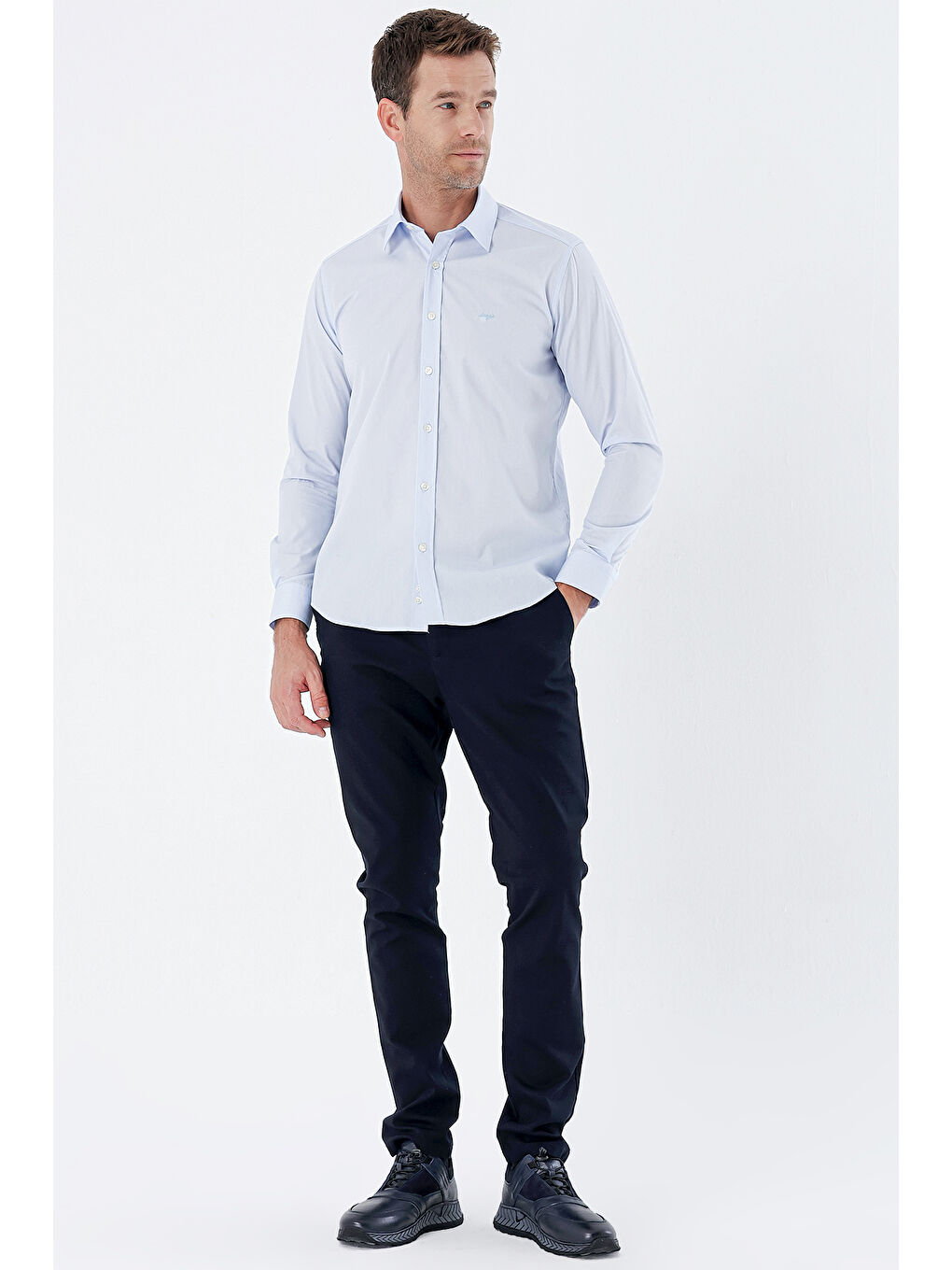 Koyu Mavi Uzun Kollu Bez Ayağı Sert Yaka Cepsiz Pamuklu Basic Slim Fit Dar Kesim Gömlek 1004235357-3