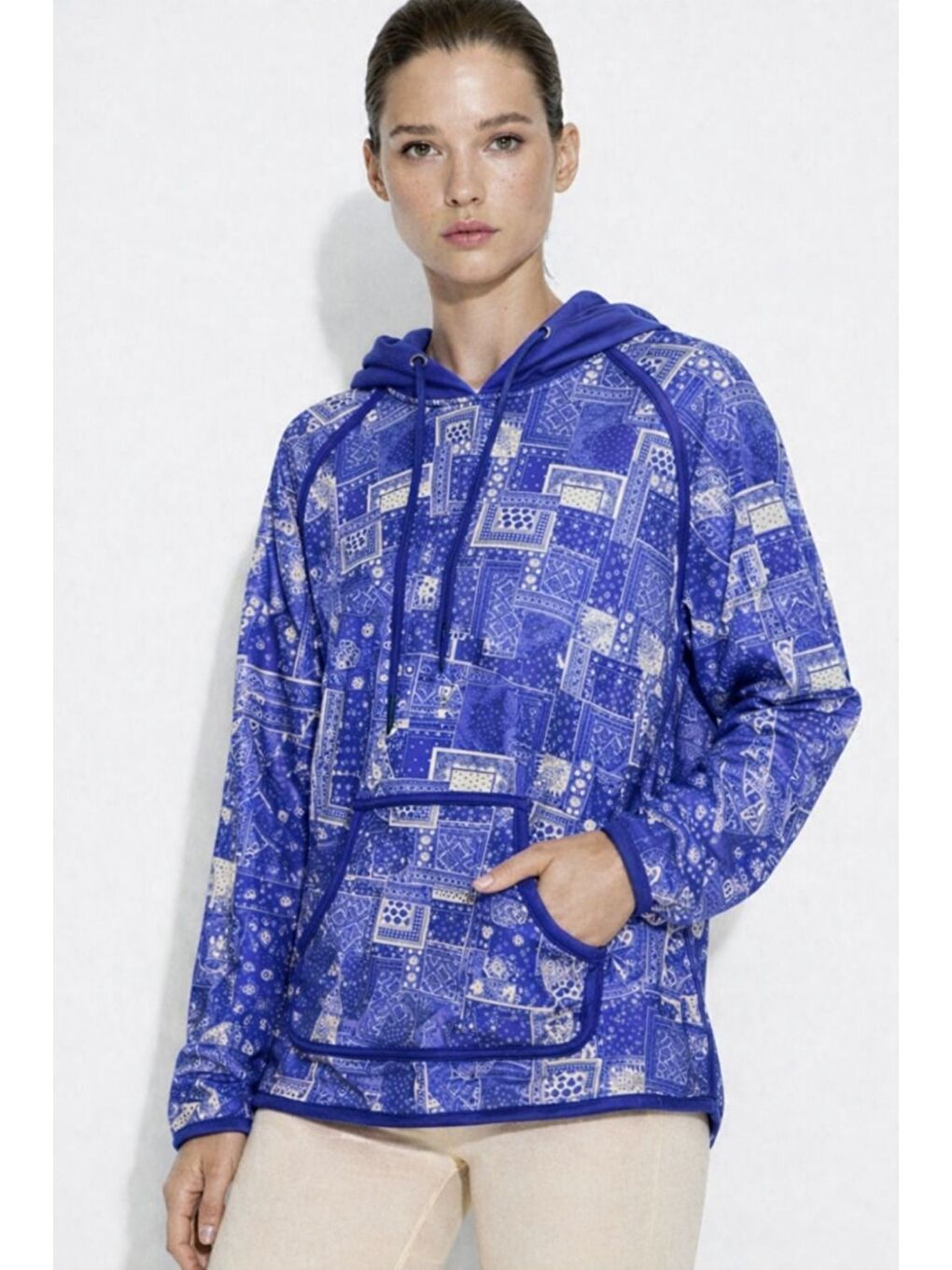 Saks Mavi Etnik Desenli Kanguru Cepli Sweatshirt-1