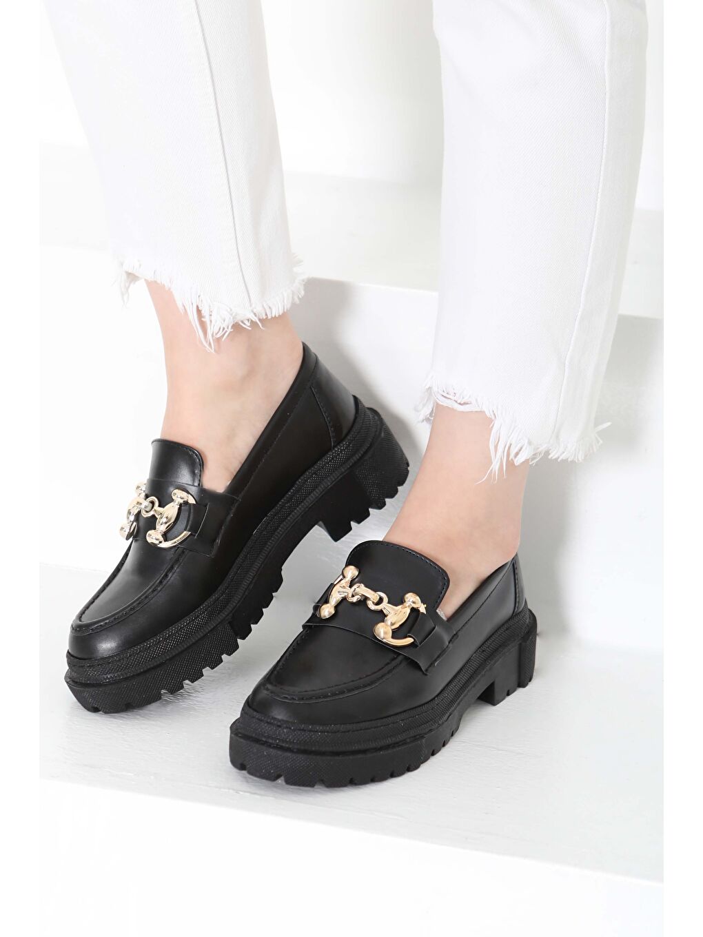 Kadın Siyah Tokalı Yüksek Taban Babet - 27092-2