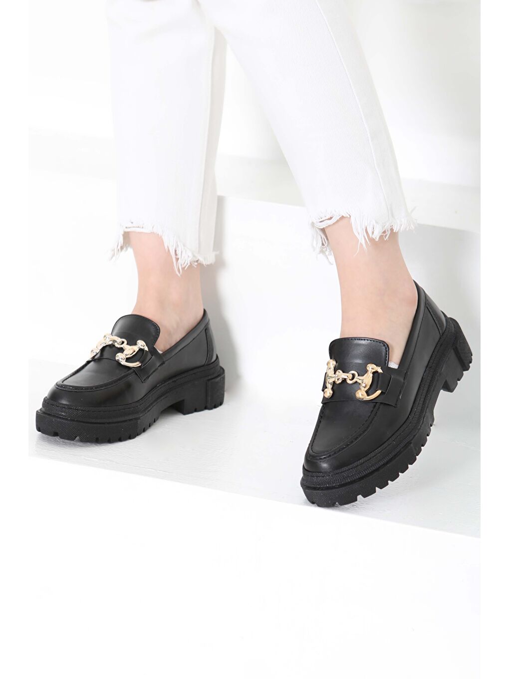 Kadın Siyah Tokalı Yüksek Taban Babet - 27092-4