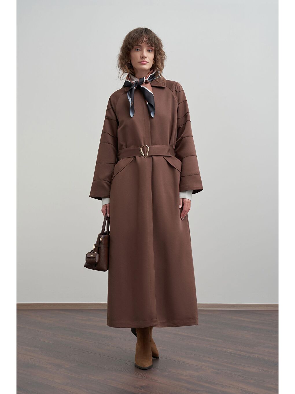 Kahverengi Acı Kahve-Kuşak Detaylı Uzun Ferace