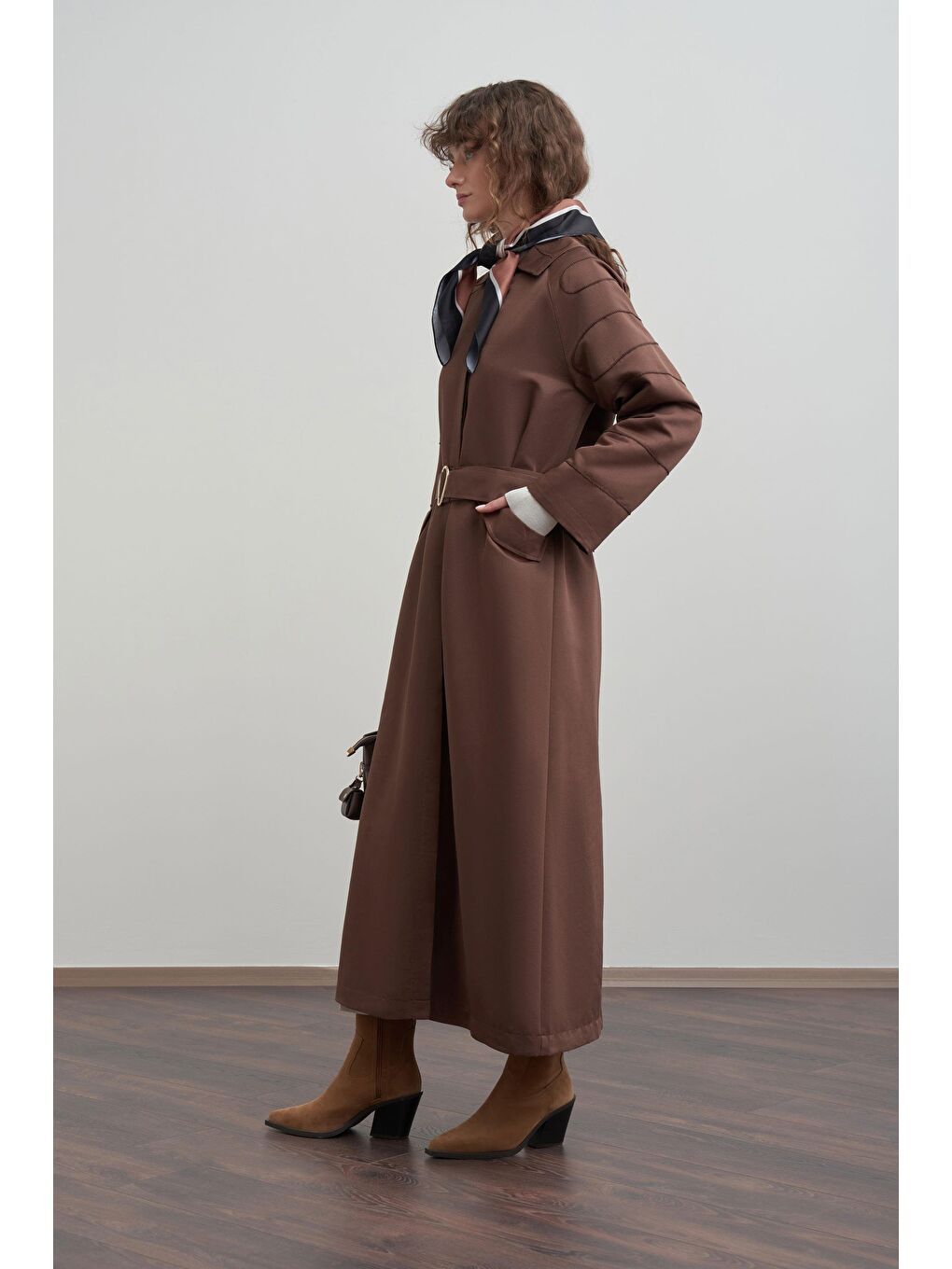 Kahverengi Acı Kahve-Kuşak Detaylı Uzun Ferace-1
