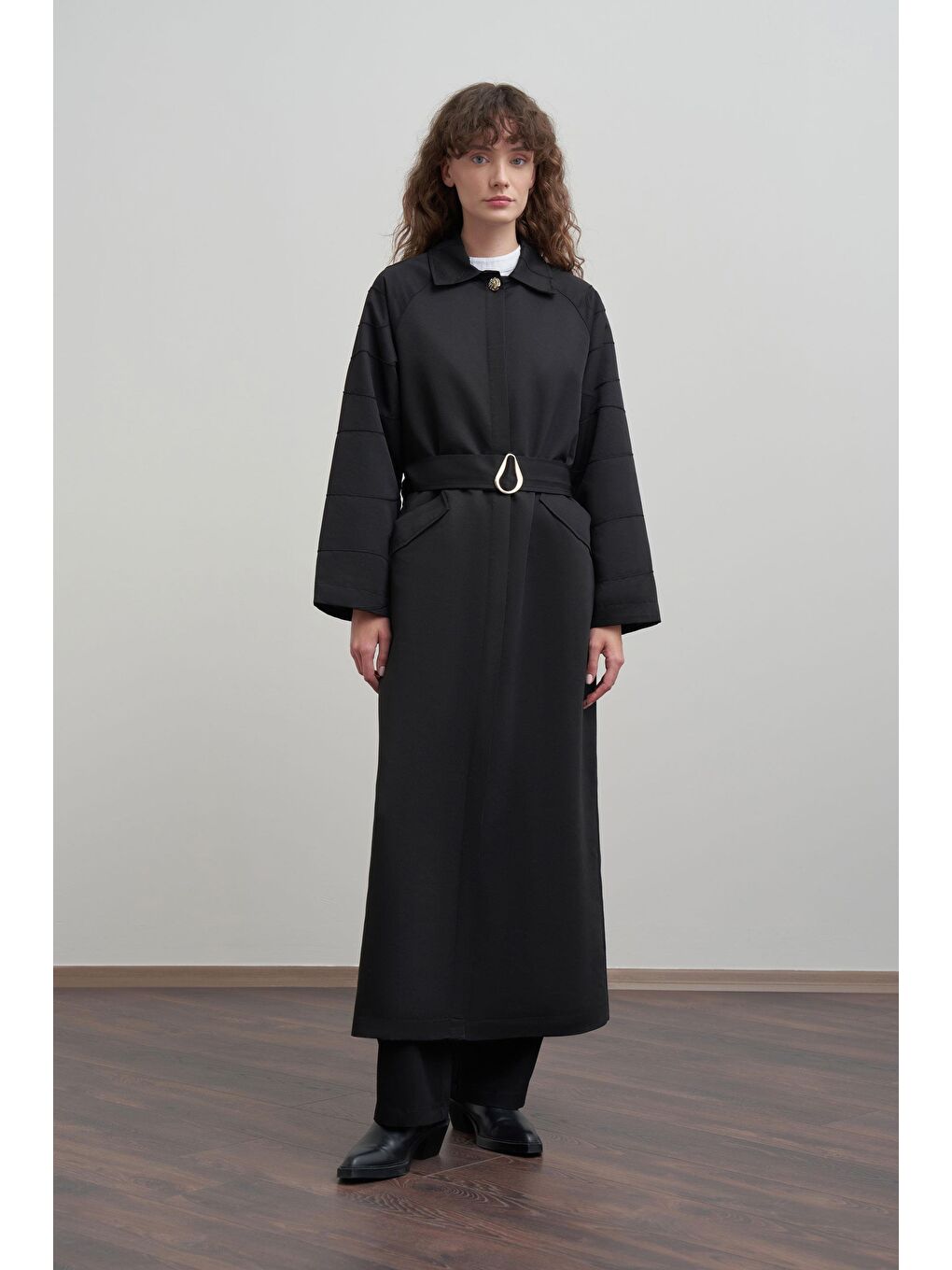 Siyah-Kuşak Detaylı Uzun Ferace-1