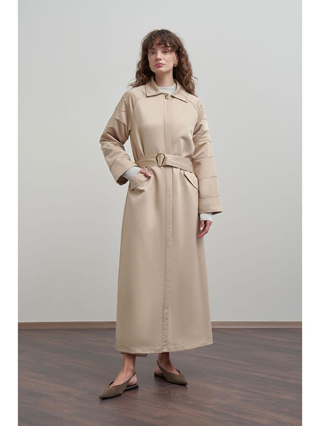 Bej-Kuşak Detaylı Uzun Ferace