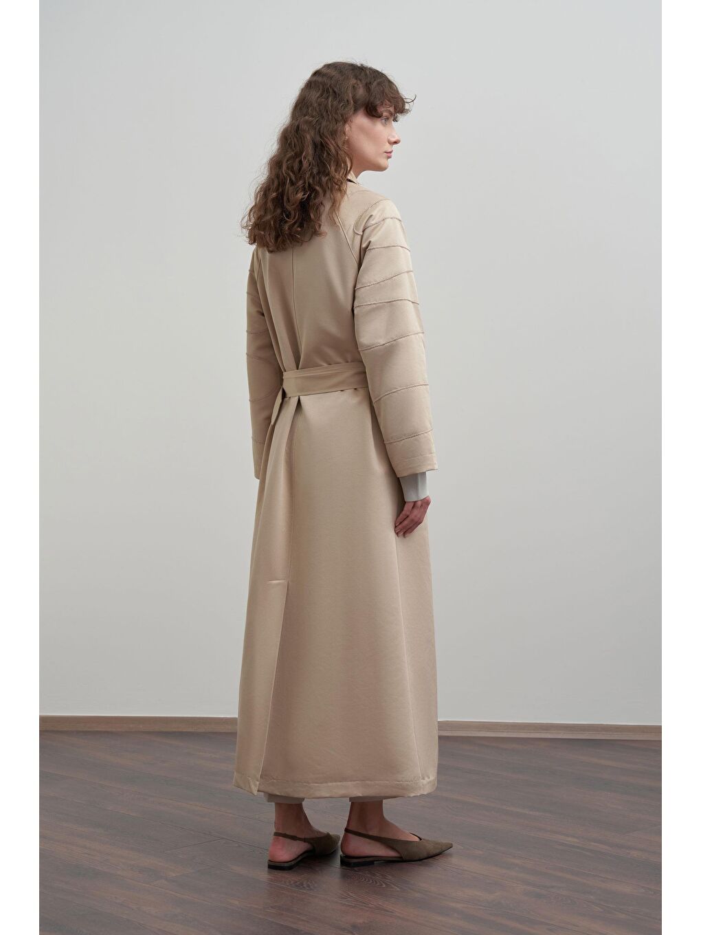 Bej-Kuşak Detaylı Uzun Ferace-2