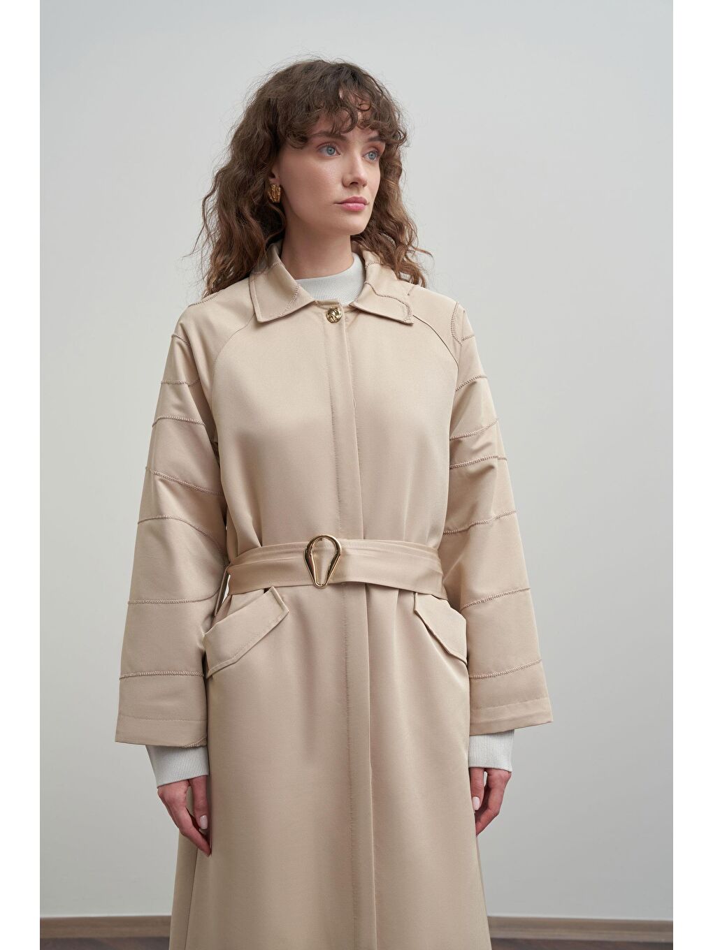 Bej-Kuşak Detaylı Uzun Ferace-3