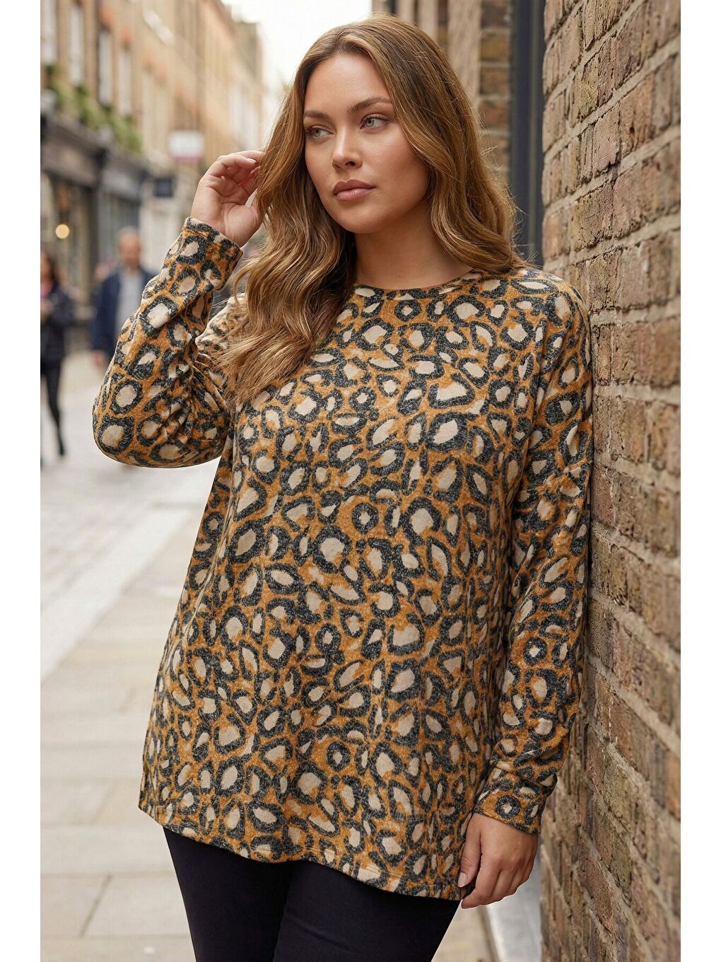 Kahverengi Büyük Beden Bisiklet Yaka Turuncu Leopar Desenli Yumoş Kazak 303869-5