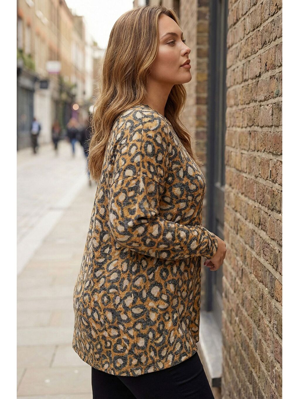 Kahverengi Büyük Beden Bisiklet Yaka Turuncu Leopar Desenli Yumoş Kazak 303869-7