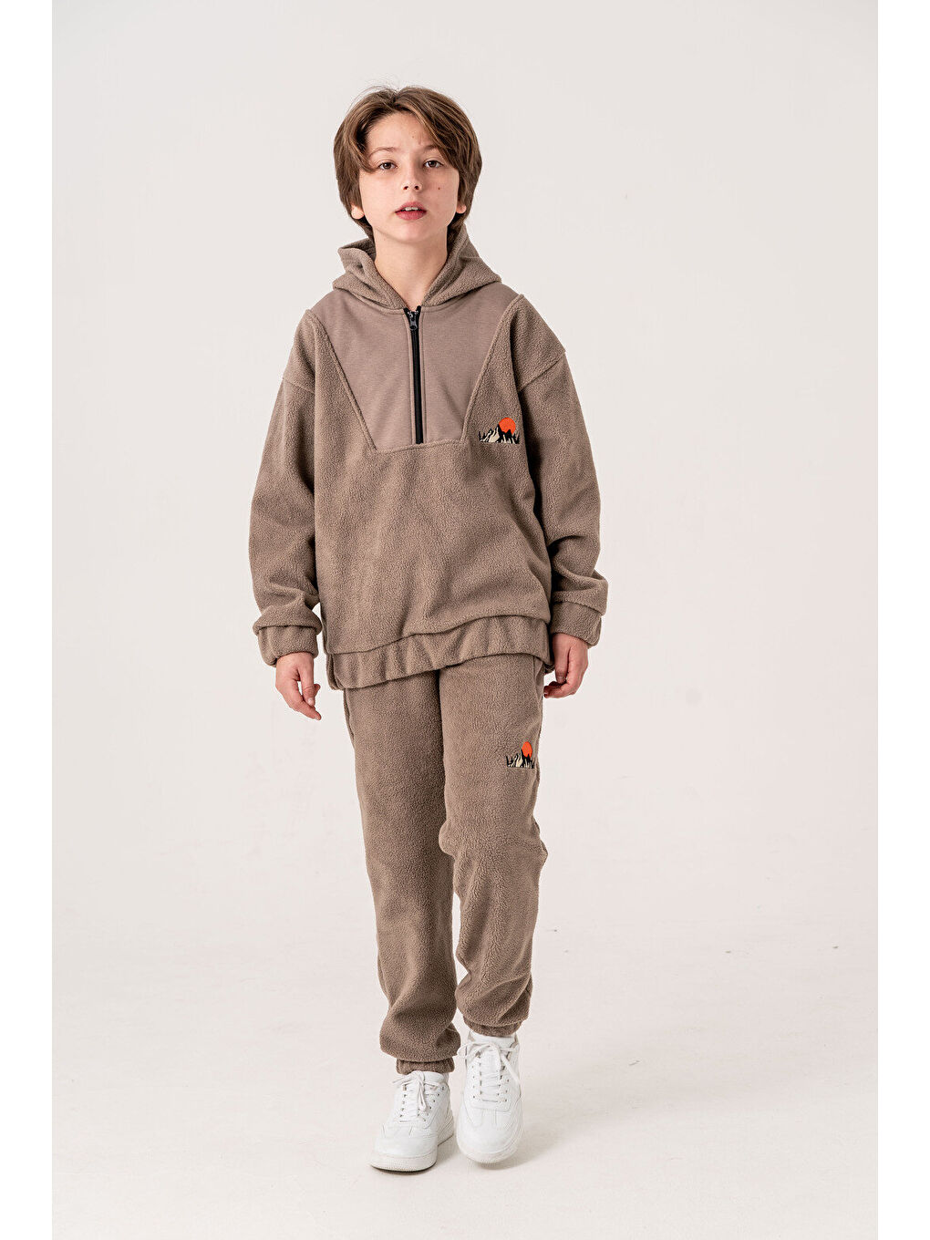 Bej Nakışlı Polar Erkek Çocuk Alt-Üst Eşofman Takımı-2