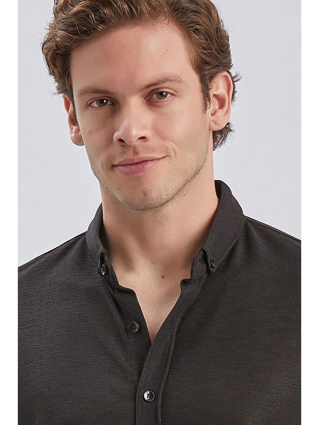 Siyah Desenli Jakarlı Düğmeli Yaka Casual Slim Fit Dar Kesim Gömlek 1011240151-5