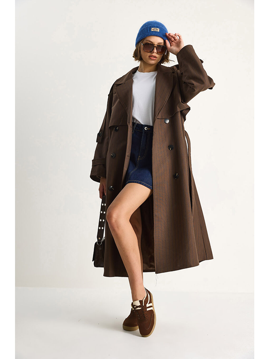 Kahverengi Kadın Çizgili Düğme Detaylı Kuşaklı Kruvaze Trençkot-2