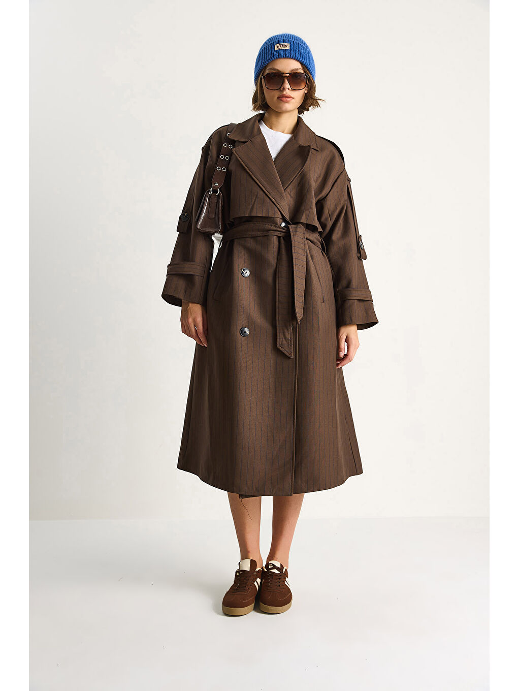Kahverengi Kadın Çizgili Düğme Detaylı Kuşaklı Kruvaze Trençkot-4
