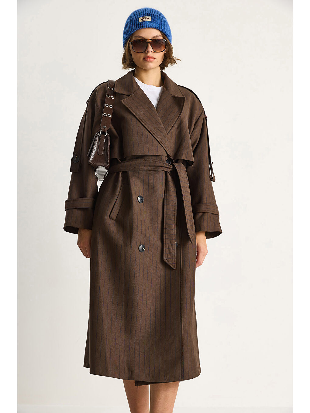 Kahverengi Kadın Çizgili Düğme Detaylı Kuşaklı Kruvaze Trençkot-5