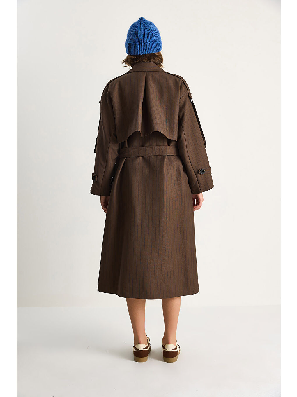 Kahverengi Kadın Çizgili Düğme Detaylı Kuşaklı Kruvaze Trençkot-7