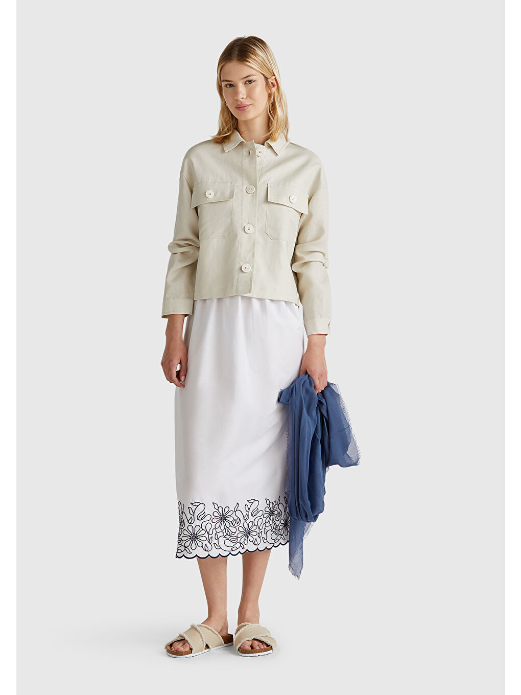 Kadın Beyaz %100 Pamuk Askılı Etek Ucu İşlemeli Midi Boy Elbise-4