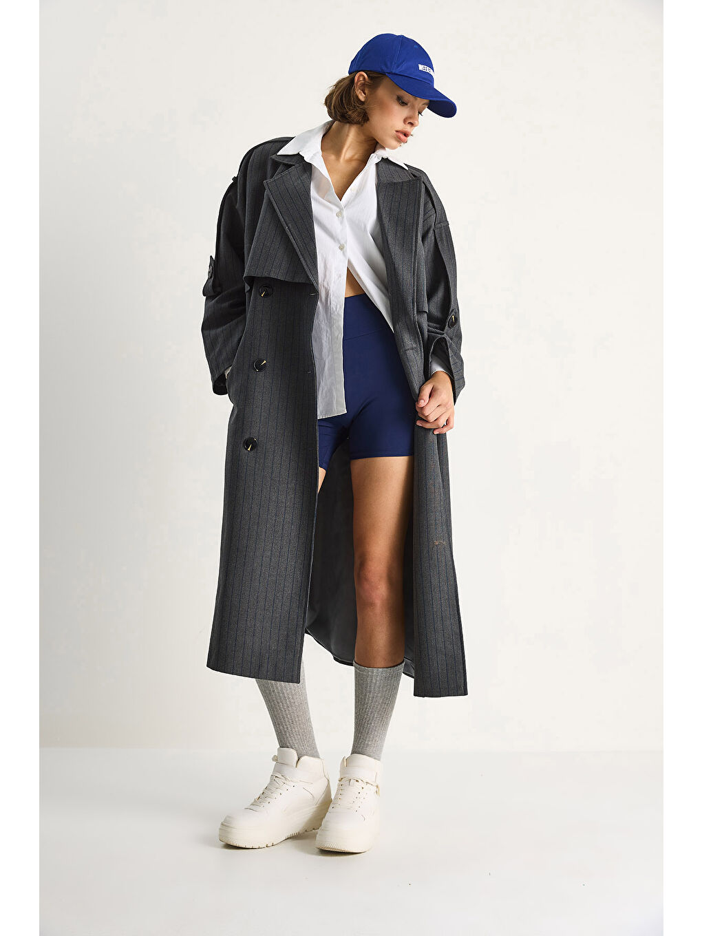 Antrasit Kadın Çizgili Düğme Detaylı Kuşaklı Kruvaze Trençkot-3