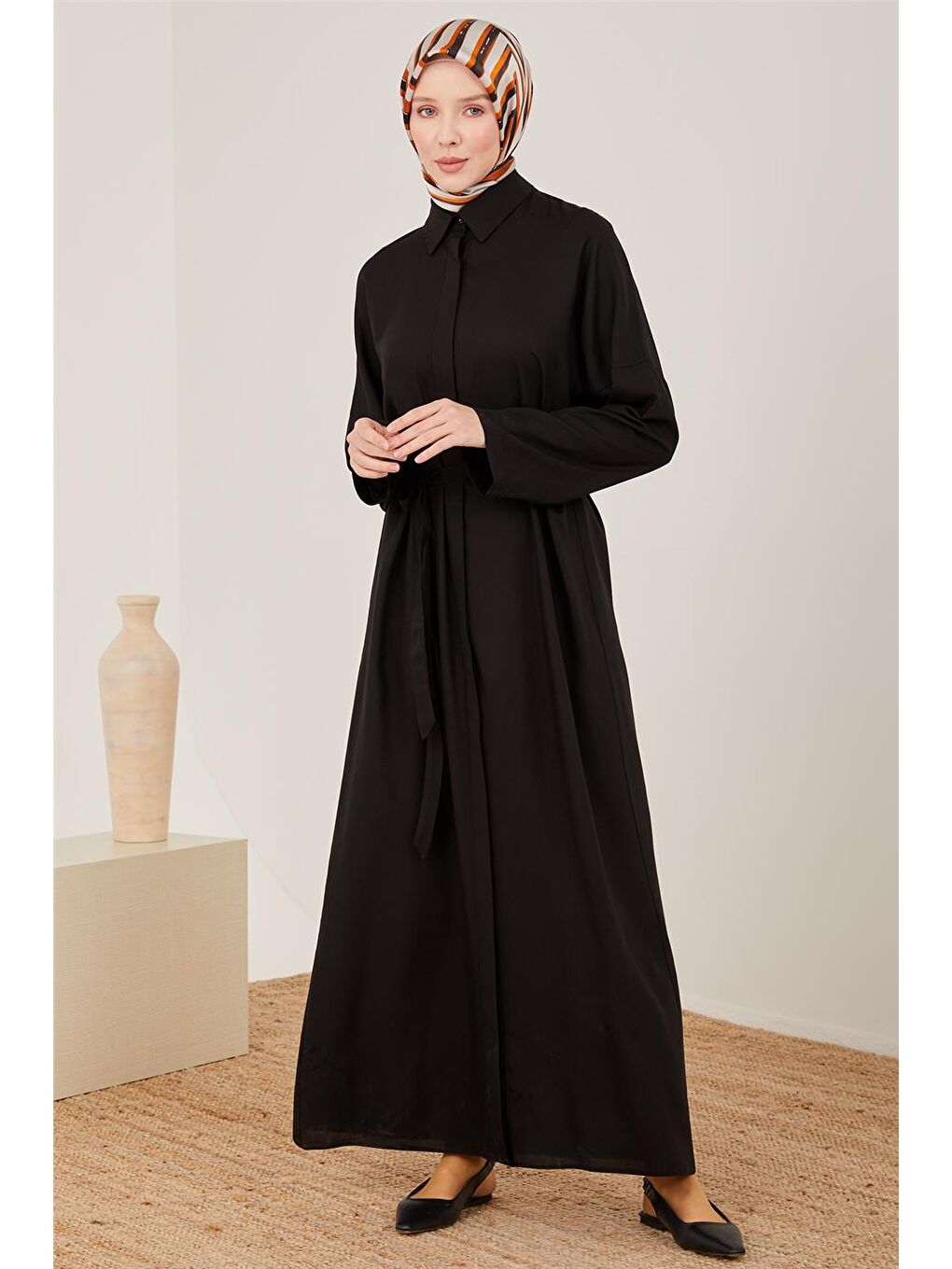 Siyah Kolu Daralabilen Viskon Elbise 23Y9615-2