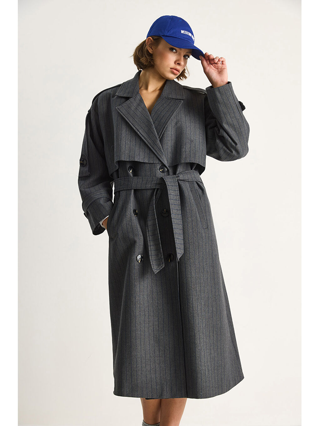 Antrasit Kadın Çizgili Düğme Detaylı Kuşaklı Kruvaze Trençkot-4