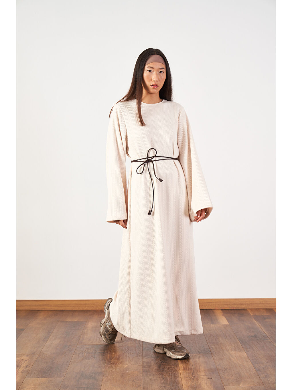 Dokulu Rahat Kesim Triko Elbise Ekru-1