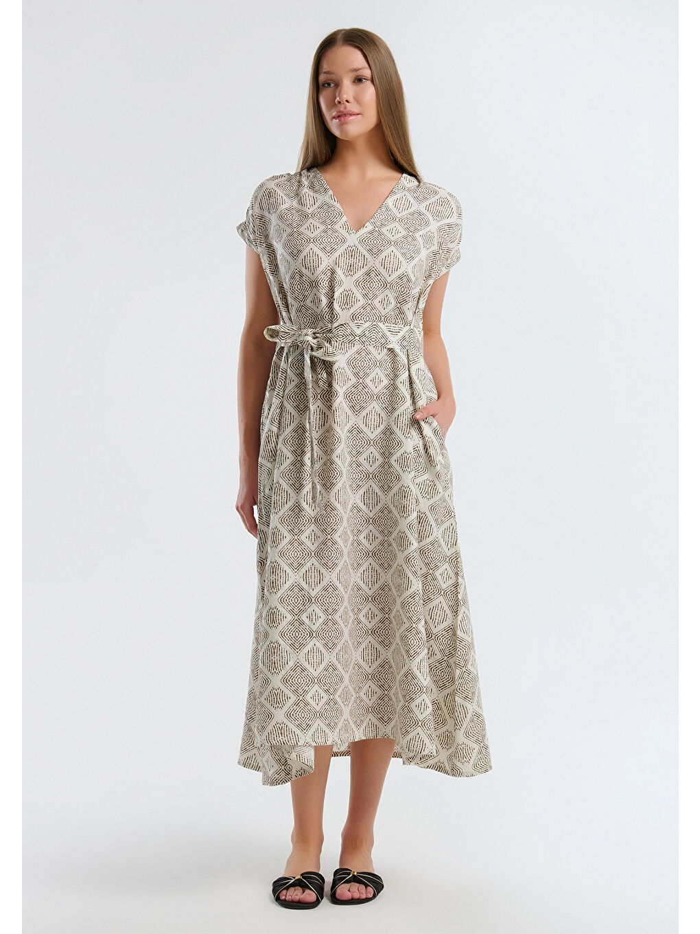 Kadın Beyaz Mix %100 Keten Desenli V Yaka Cepli Uzun Elbise