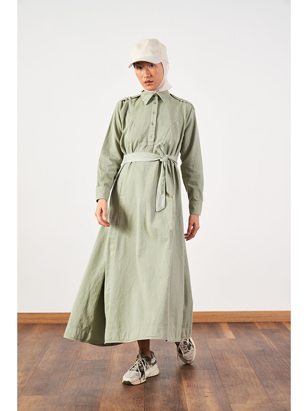 Yeşil Oversize Kuşaklı Yaka Düğmeli Uzun Denim Elbise Çağla-4