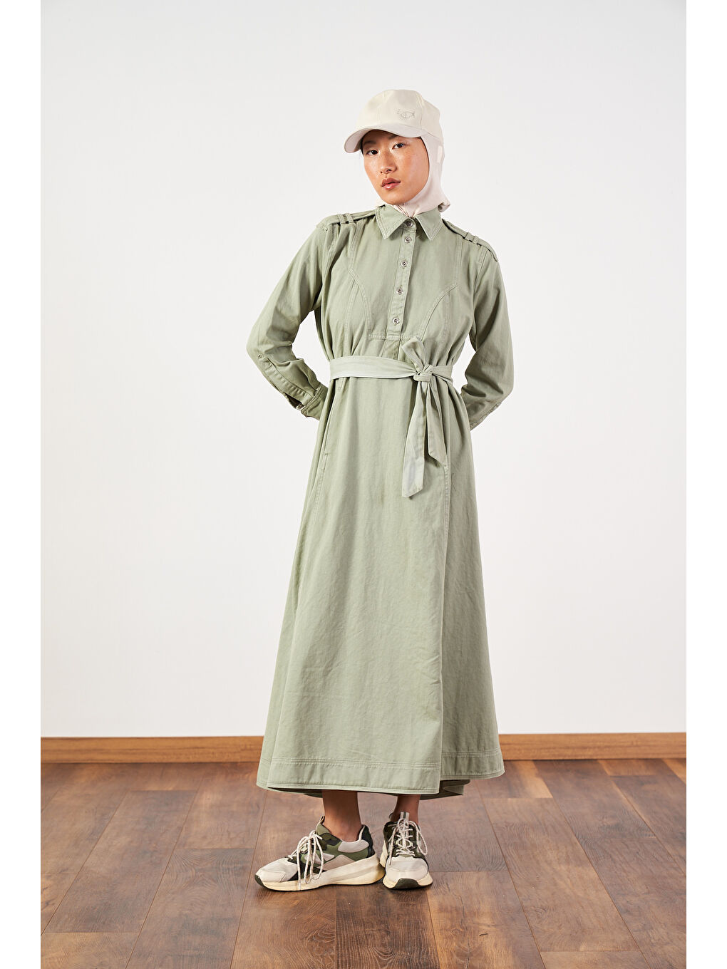 Yeşil Oversize Kuşaklı Yaka Düğmeli Uzun Denim Elbise Çağla-5