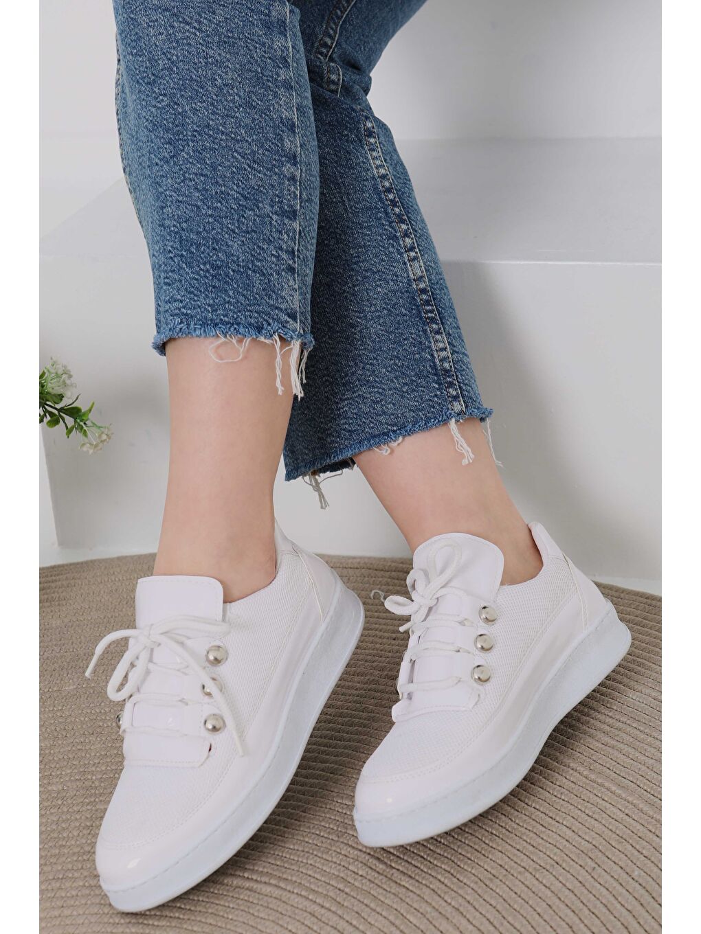 Kadın Beyaz Rugan Spor Ayakkabı - 27068-2