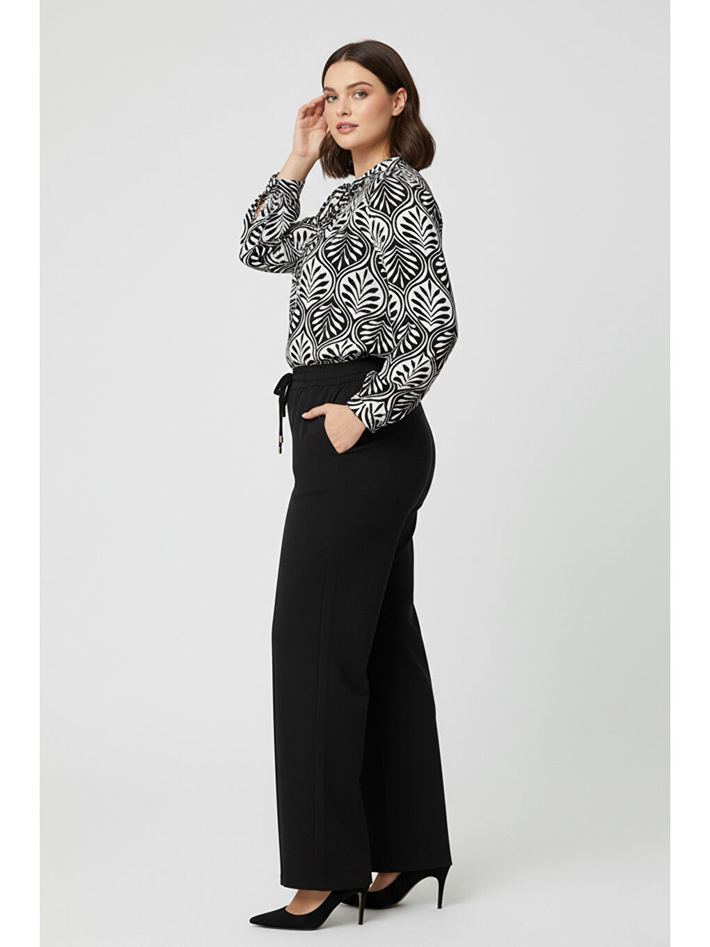 Siyah Desenli Bol Kesim Bluz-3