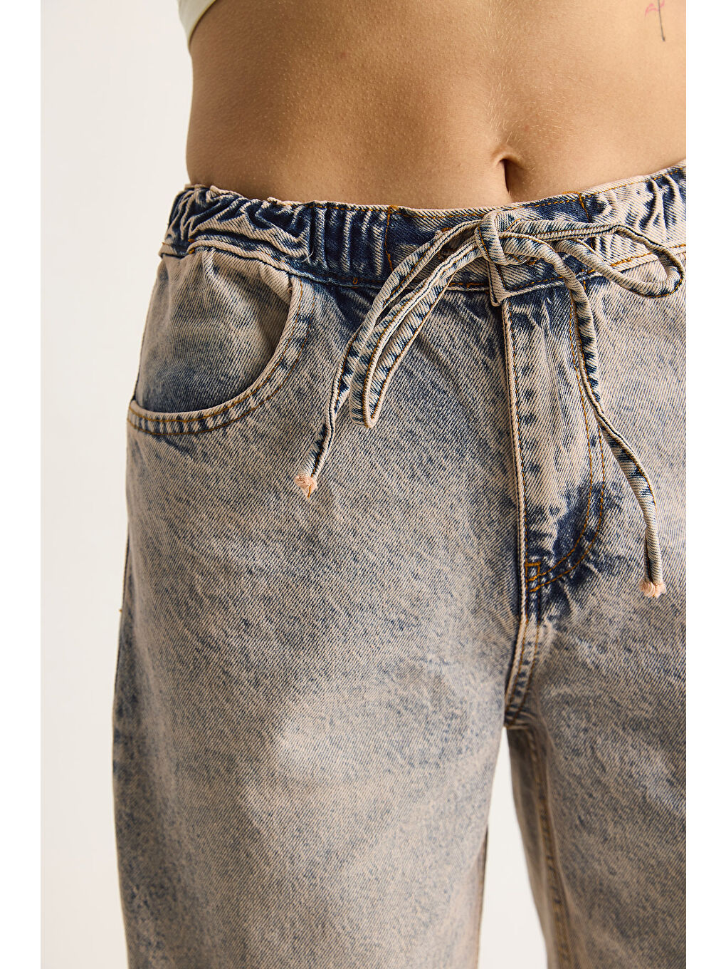 Gri Kadın Belden İp Bağlamalı Denim Pantolon-4