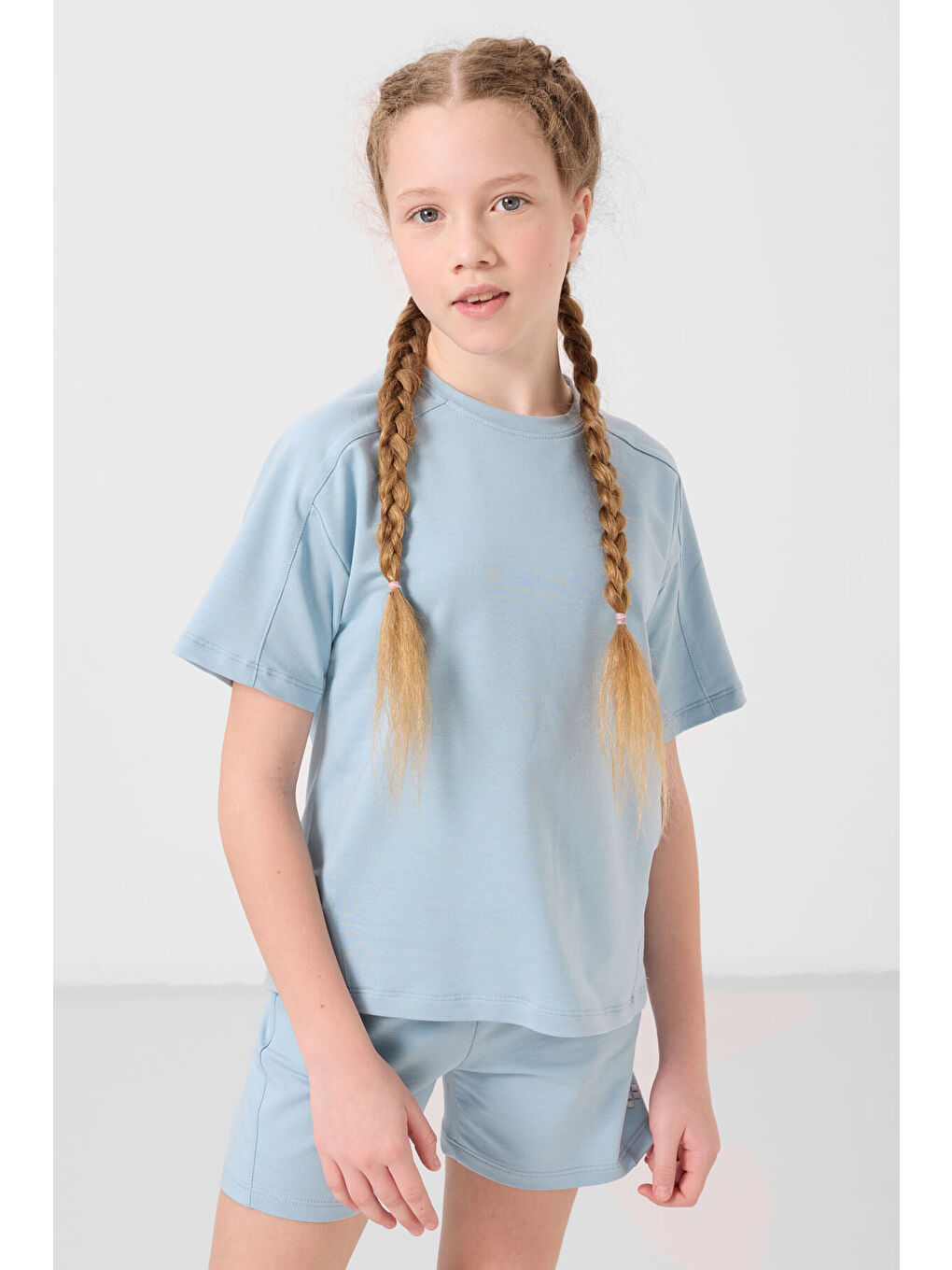 Açık Mavi Pamuklu Yumuşak Dokulu Standart Fit Basic Kız Çocuk Şort Takım - 75184-2
