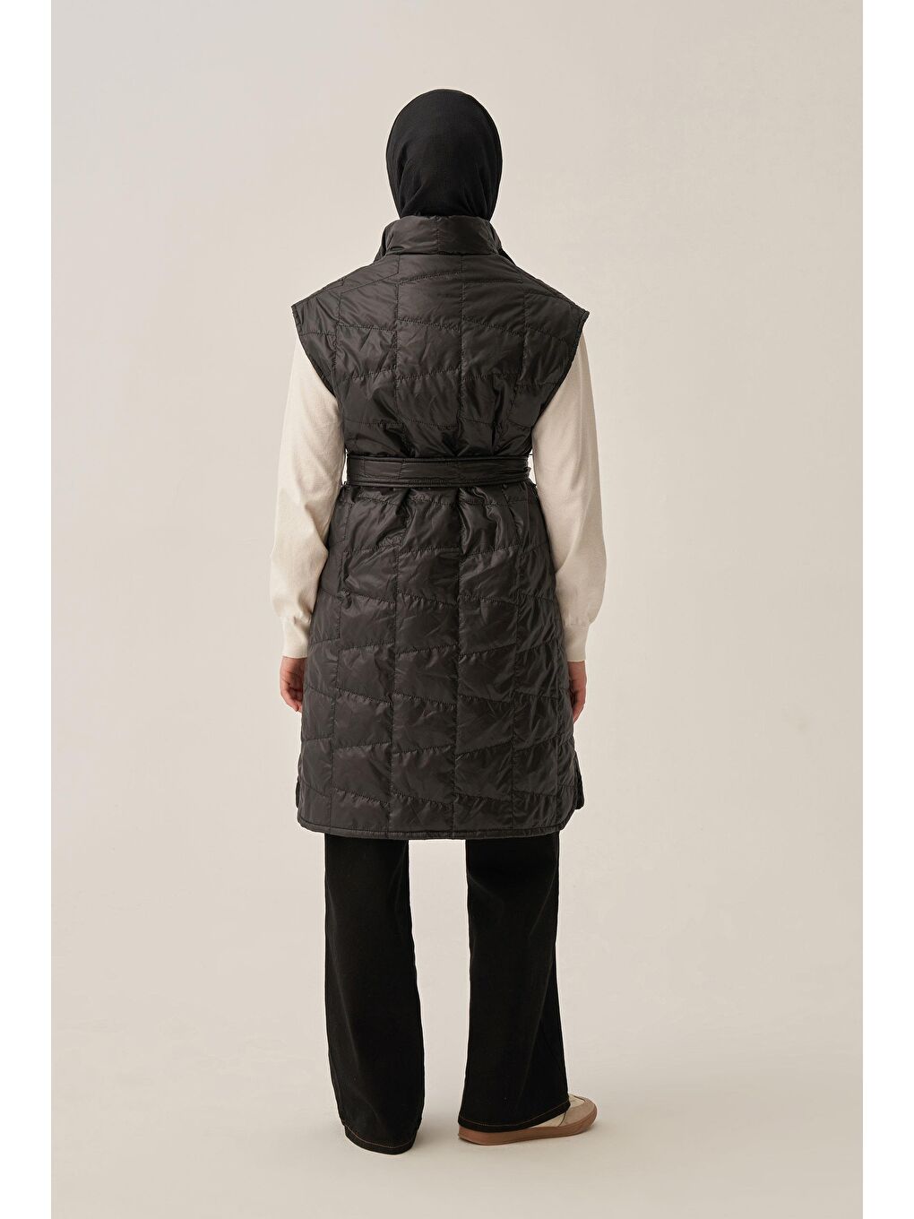 Siyah-Kuşaklı Kapitone Yelek-2