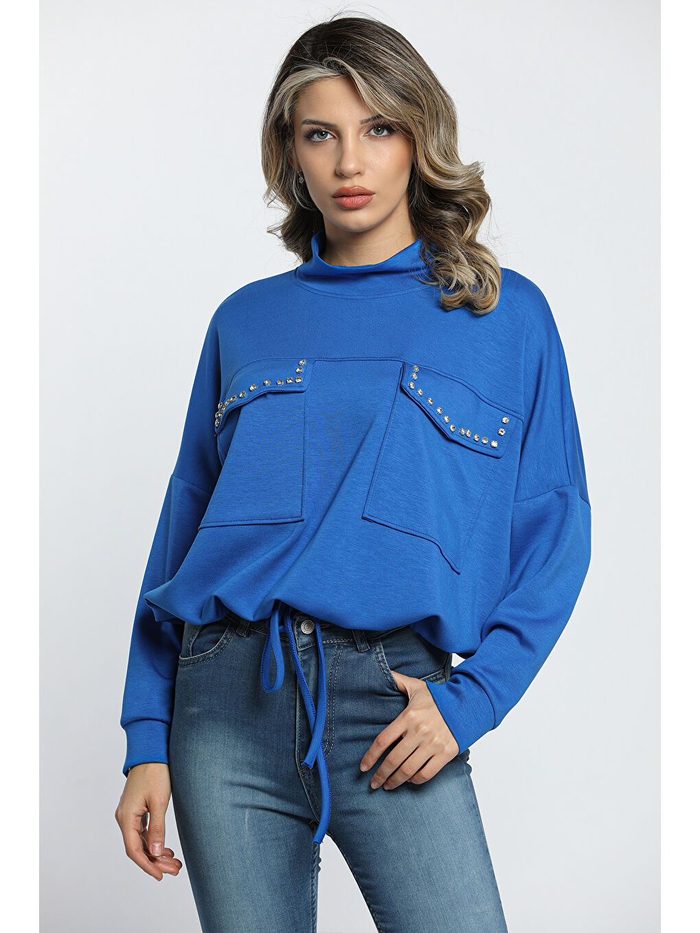 Mavi Yarım Balıkçı Yaka Çift Cepli Bel Bağlama Detaylı Ve Konforlu Taşlı Sweatshirt-2