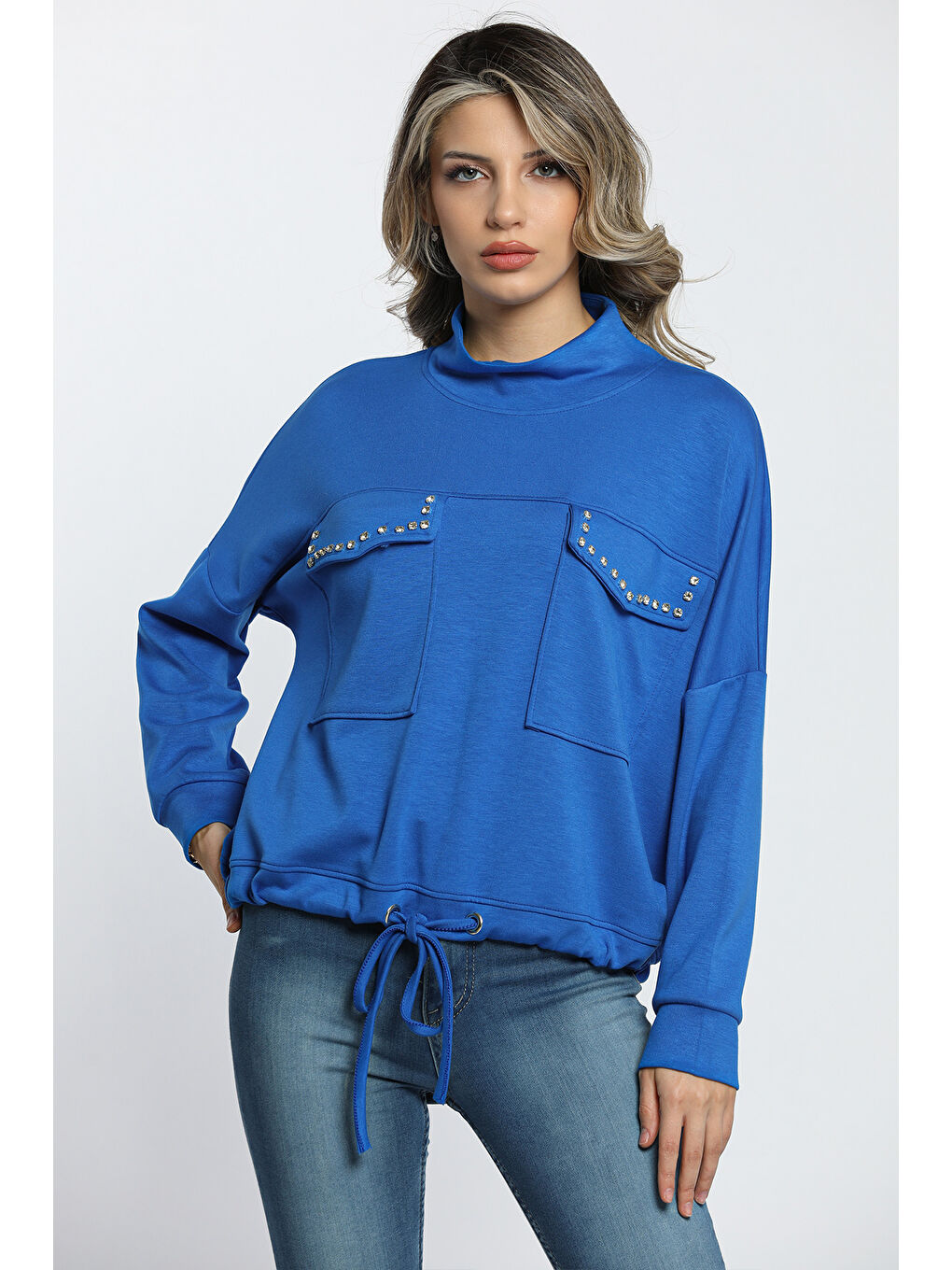 Mavi Yarım Balıkçı Yaka Çift Cepli Bel Bağlama Detaylı Ve Konforlu Taşlı Sweatshirt-4
