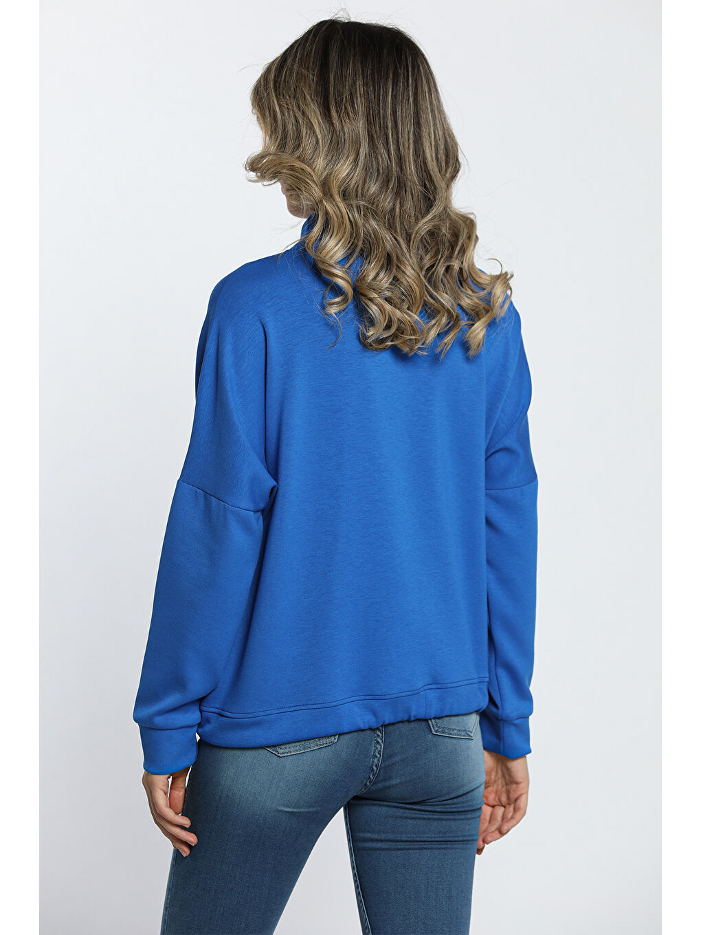 Mavi Yarım Balıkçı Yaka Çift Cepli Bel Bağlama Detaylı Ve Konforlu Taşlı Sweatshirt-5