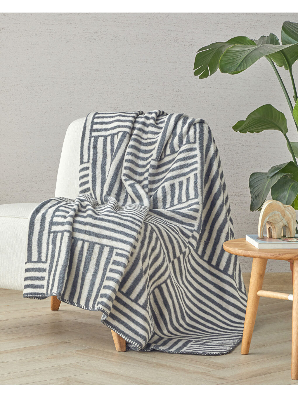 New Line Akrilik Tv Battaniye 130x170 cm Siyah-Krem-1