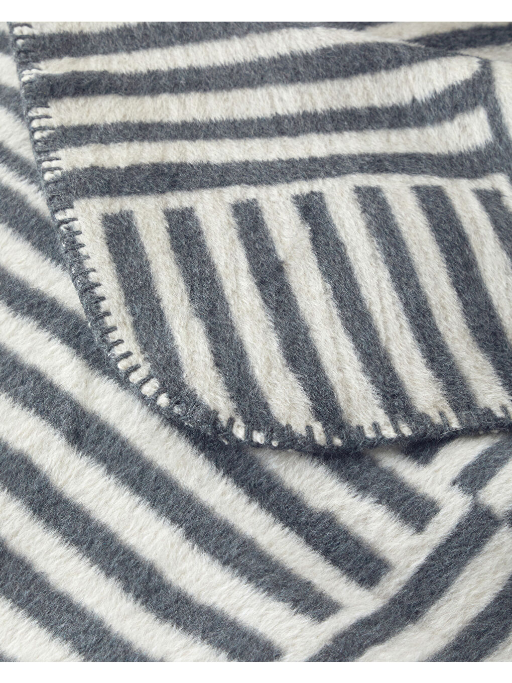 New Line Akrilik Tv Battaniye 130x170 cm Siyah-Krem-2