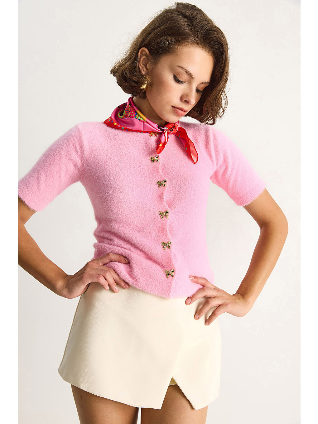 Pembe Kadın Fiyonk Düğme Detaylı Yumuşak Dokulu Triko Hırka w-2