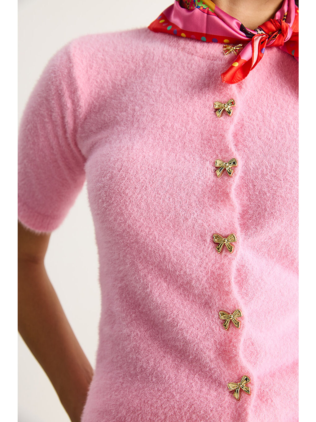 Pembe Kadın Fiyonk Düğme Detaylı Yumuşak Dokulu Triko Hırka w-4