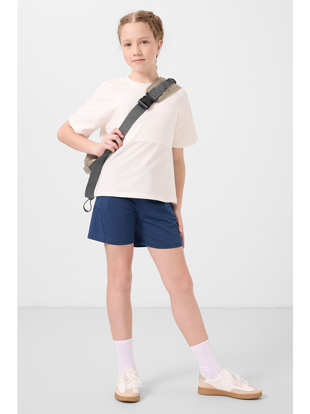 Ekru-Parlament Pamuklu Yumuşak Dokulu Standart Fit Basic Kız Çocuk Şort Takım - 75184-2