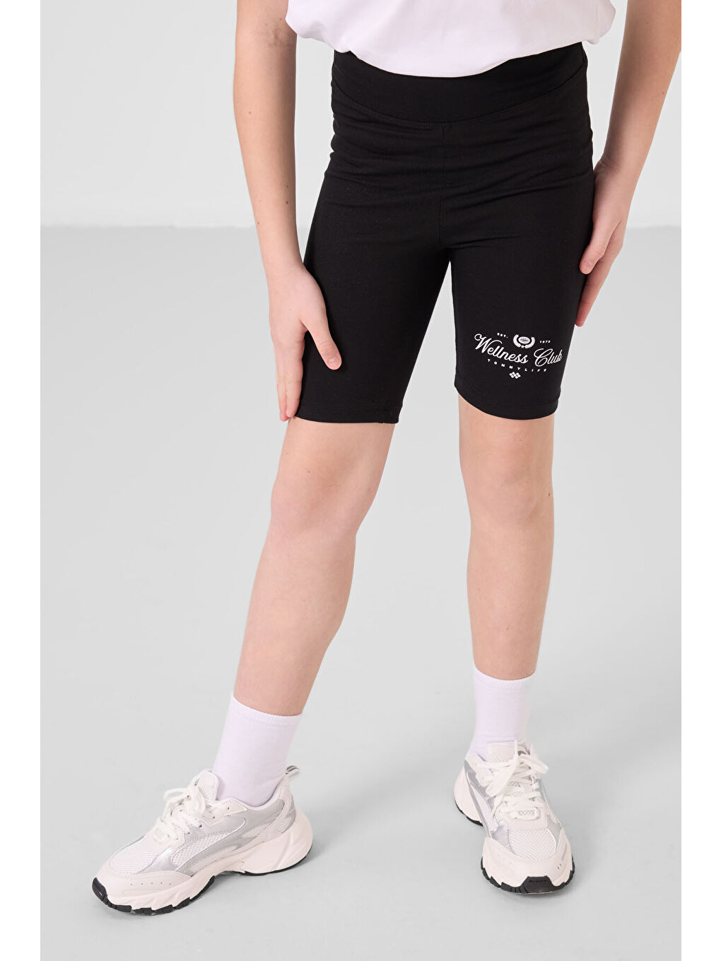 Beyaz-Siyah Pamuklu O Yaka Standart Fit Baskılı Kız Çocuk Tayt Takım - 75190-1