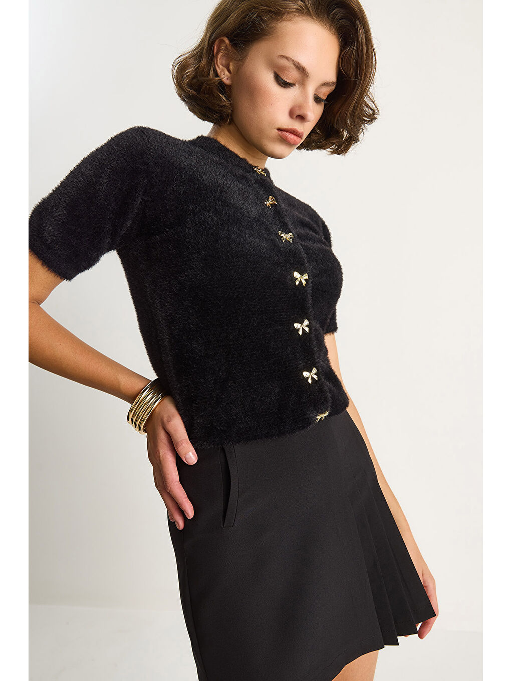 Siyah Kadın Fiyonk Düğme Detaylı Yumuşak Dokulu Triko Hırka w-3