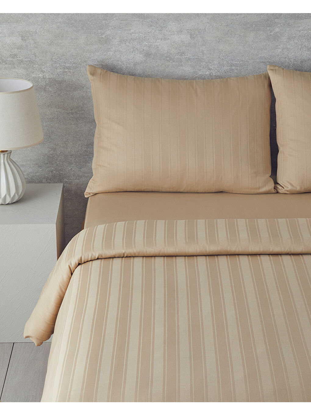 Sarı Lior Çizgili Pamuk Saten King Size Nevresim Takımı Gold-1