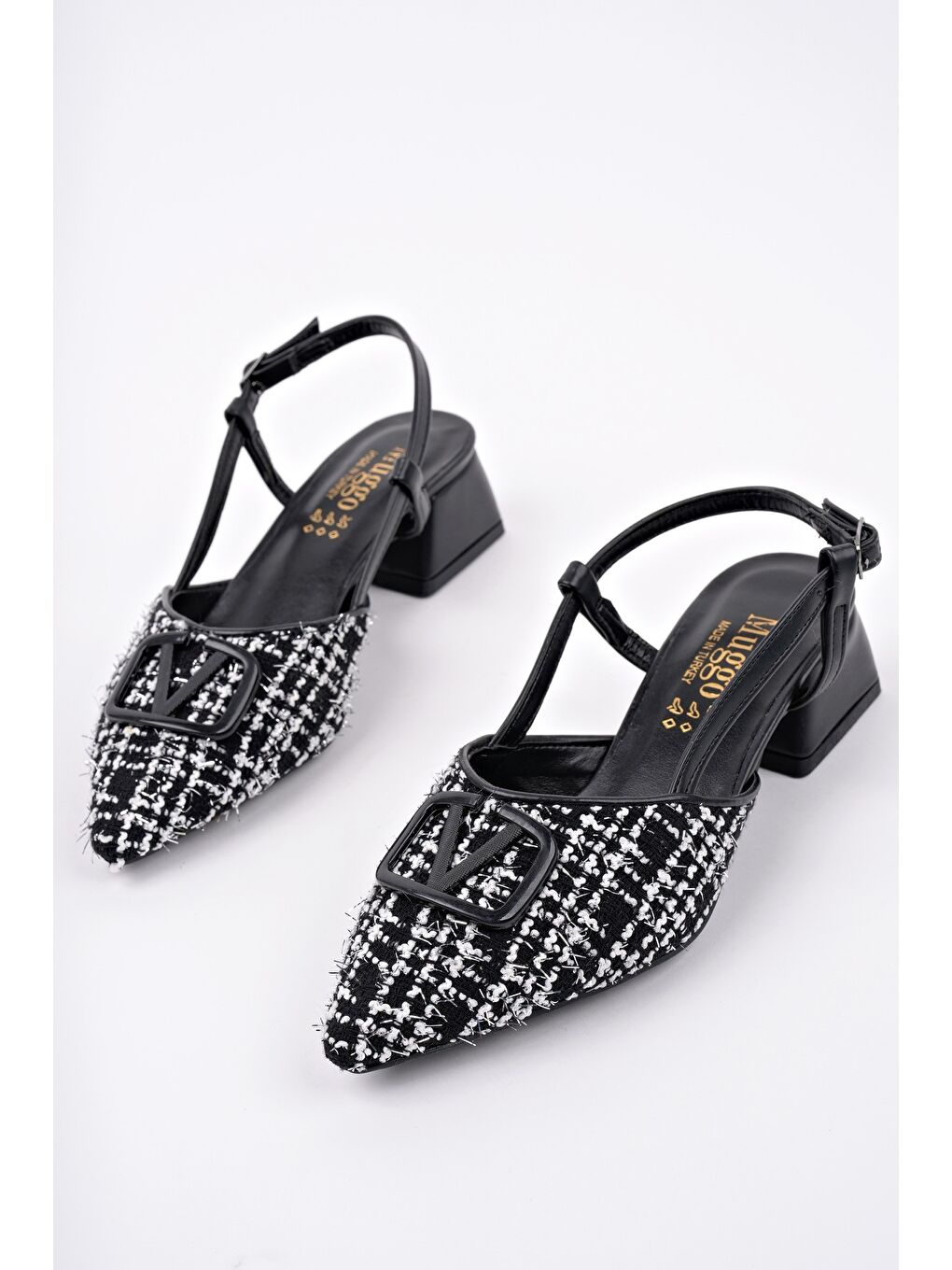 Siyah JUMANİ Sivri Burun Tokalı Arkası Açık Klasik Kısa Topuklu Kadın Ayakkabı-1