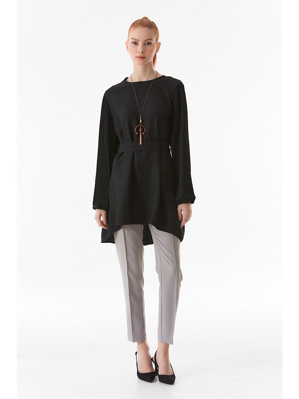 Siyah Kolye Detaylı Tunik-1