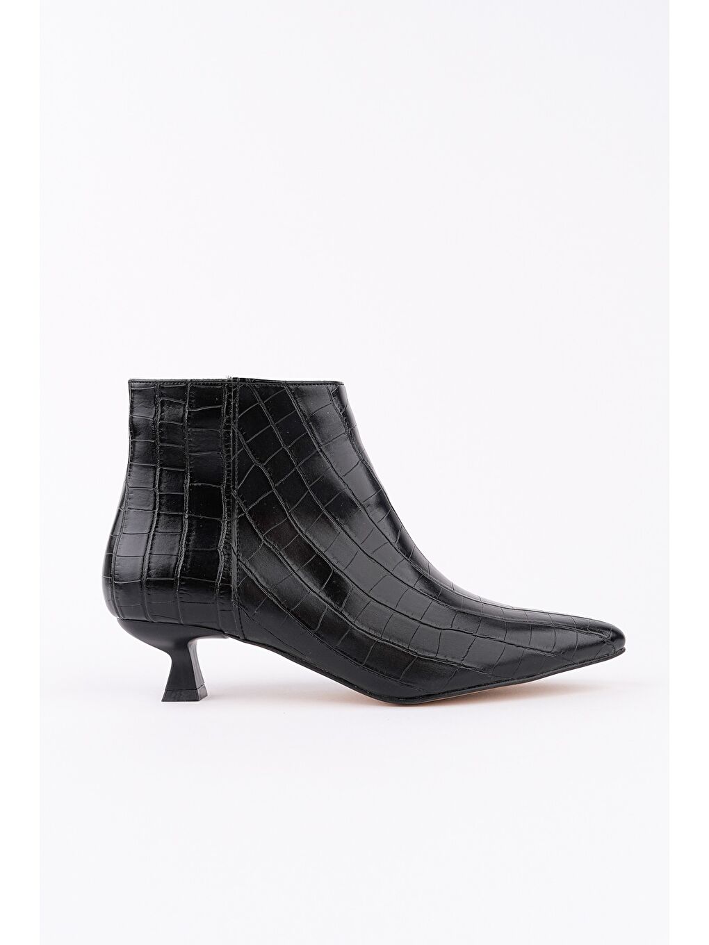 Siyah ÇAÇA Kroko Desenli Sivri Burun İnce Topuklu Fermuarlı Kadın Bot