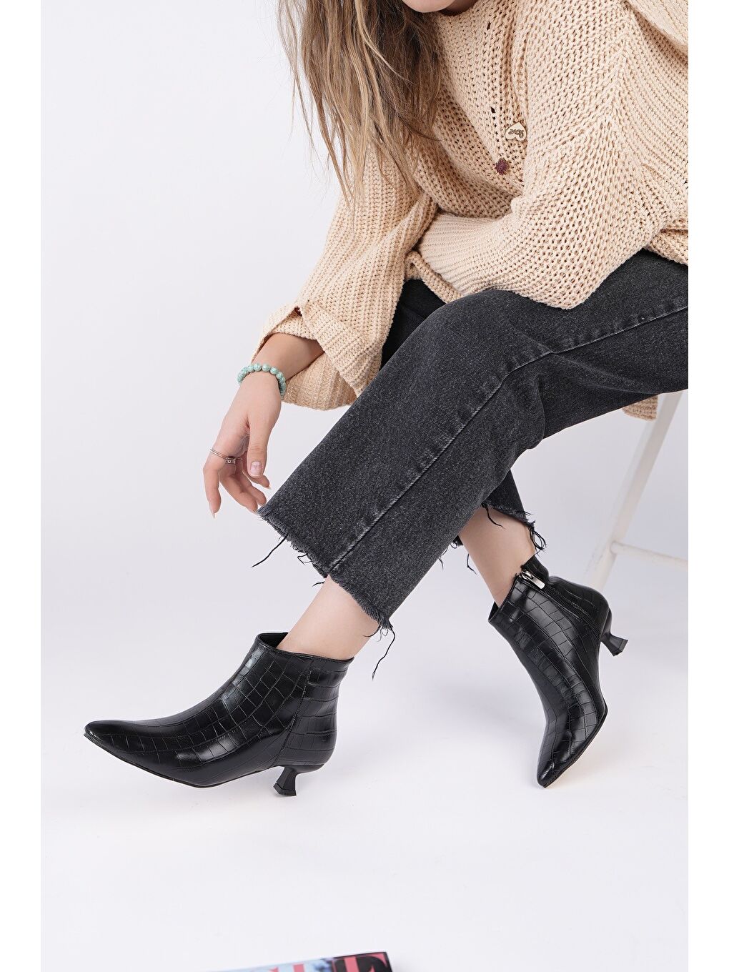 Siyah ÇAÇA Kroko Desenli Sivri Burun İnce Topuklu Fermuarlı Kadın Bot-4