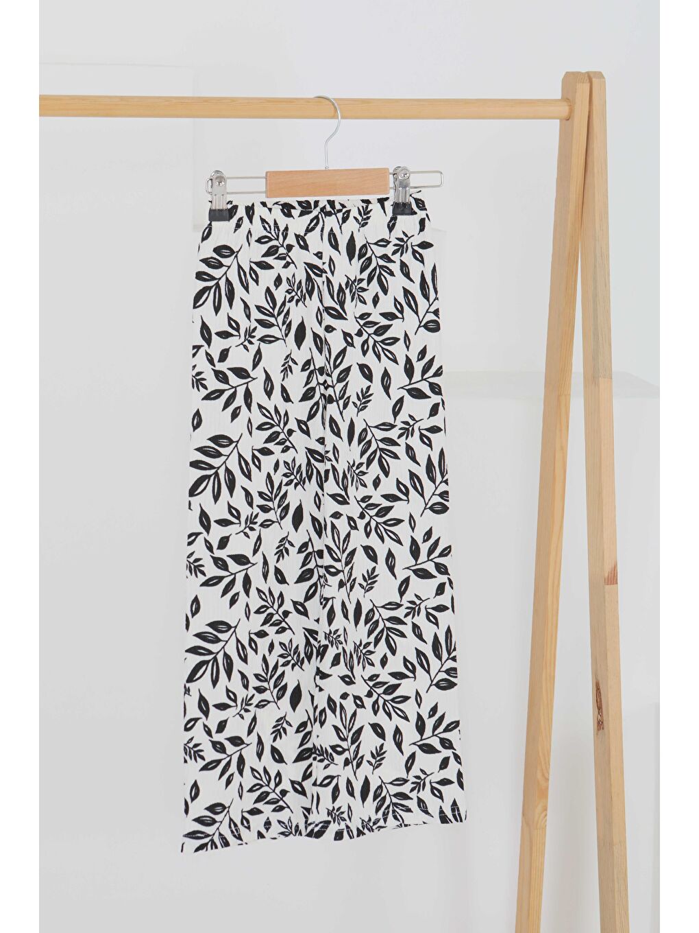 Kız Çocuk Siyah Çiçek Desenli Pantolon - 27499