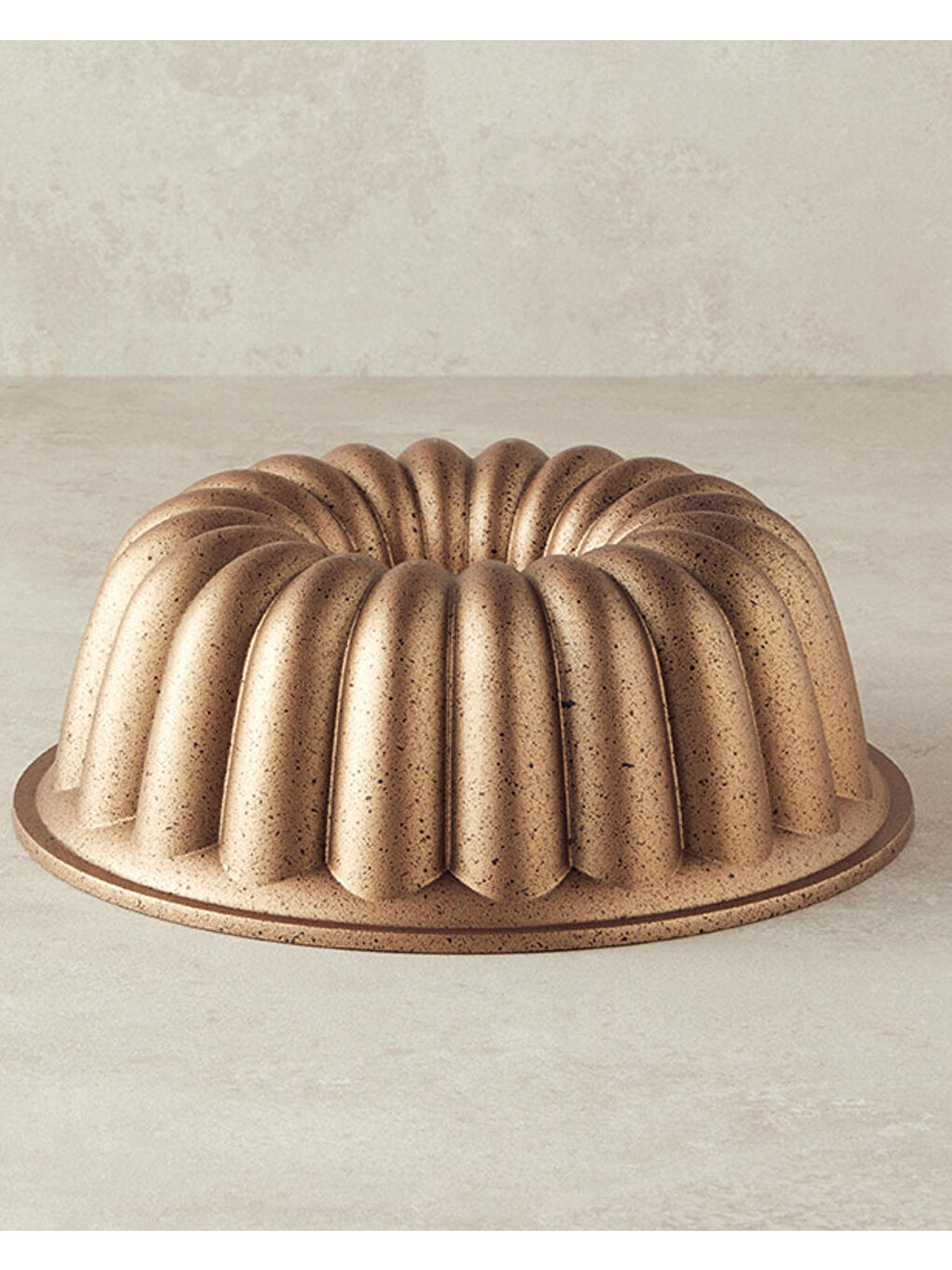 Sarı Patisserie Quinn Döküm Kek Kalıbı 25 cm Gold-1