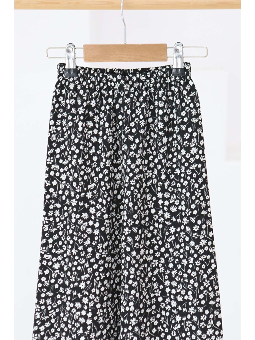 Kız Çocuk Siyah Çiçek Desenli Pantolon - 27307-1